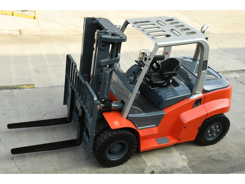 Chariot élévateur thermique frontal 4 roues G3 IC / 5-10